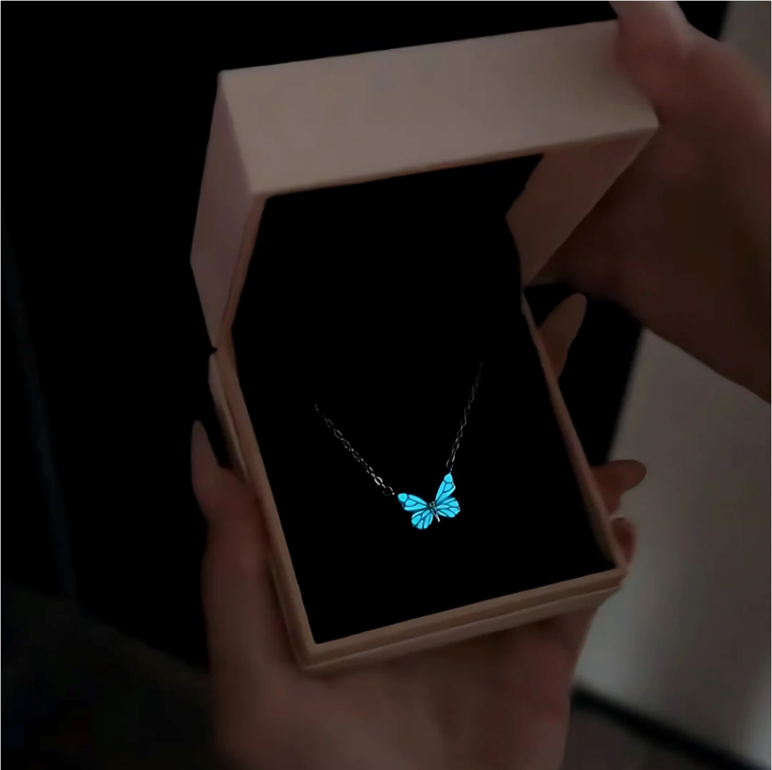 ASCENDâ„¢ Butterfly Ketting